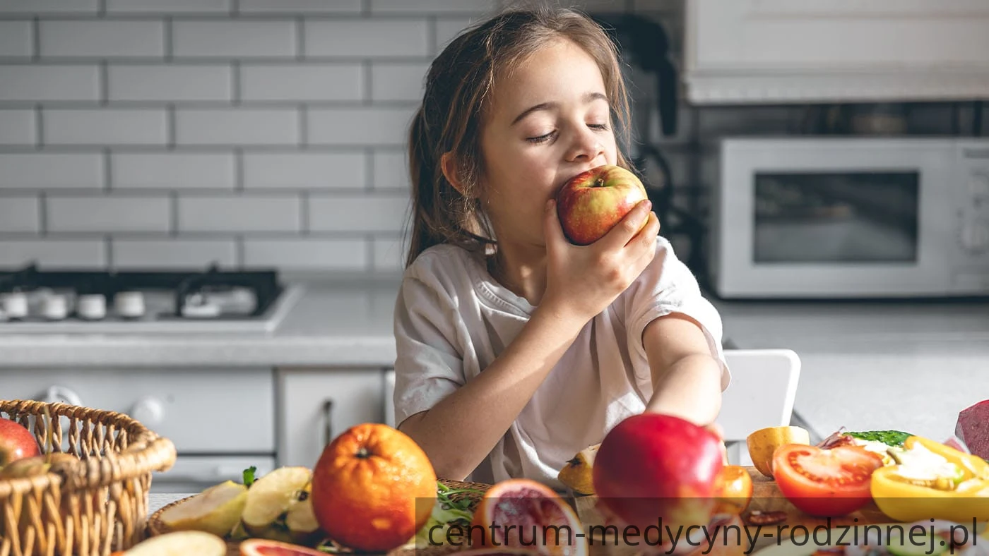 Odporność dziecka buduje się stylem życia, a nie kolorowymi żelkami